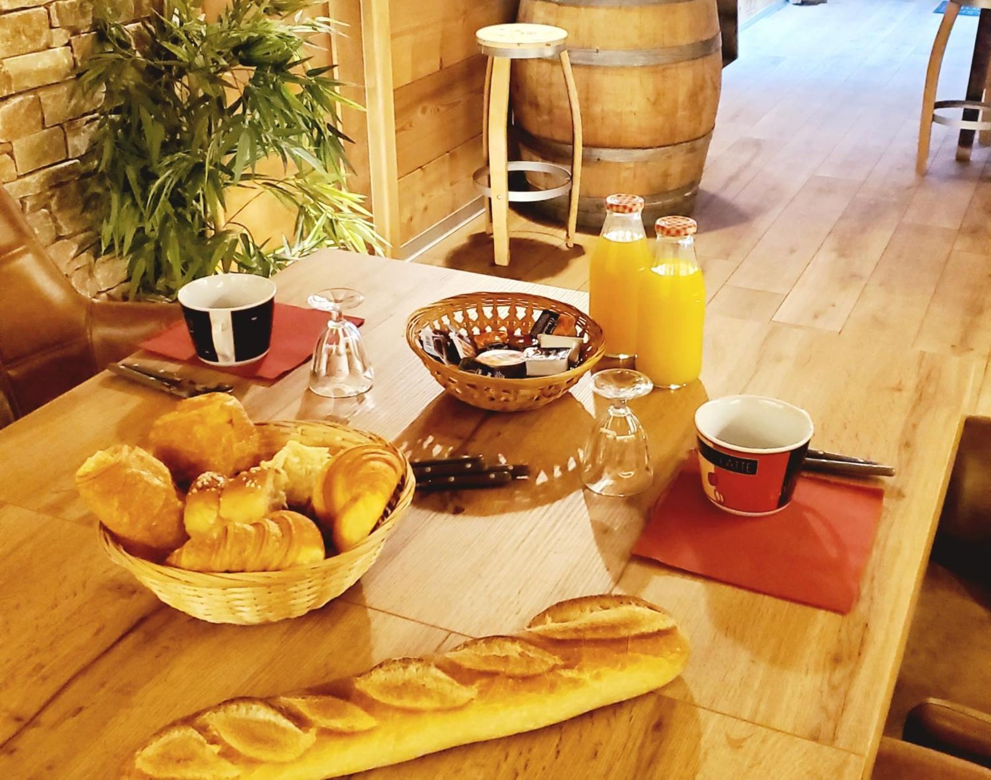 Del Vino Bar A Vin & Guitares Appartement Sauna Terrasse Garage Orchamps-Vennes 외부 사진