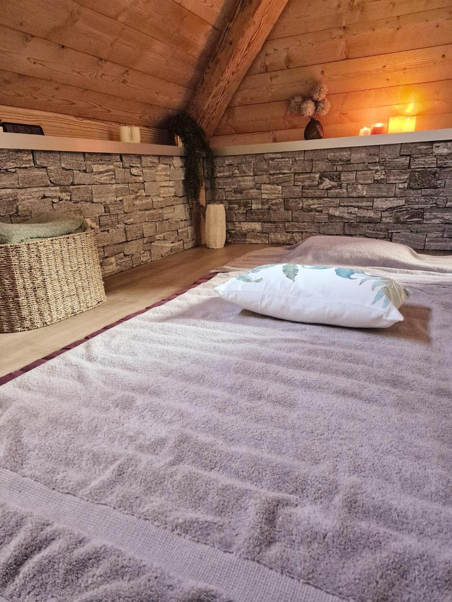 Del Vino Bar A Vin & Guitares Appartement Sauna Terrasse Garage Orchamps-Vennes 외부 사진